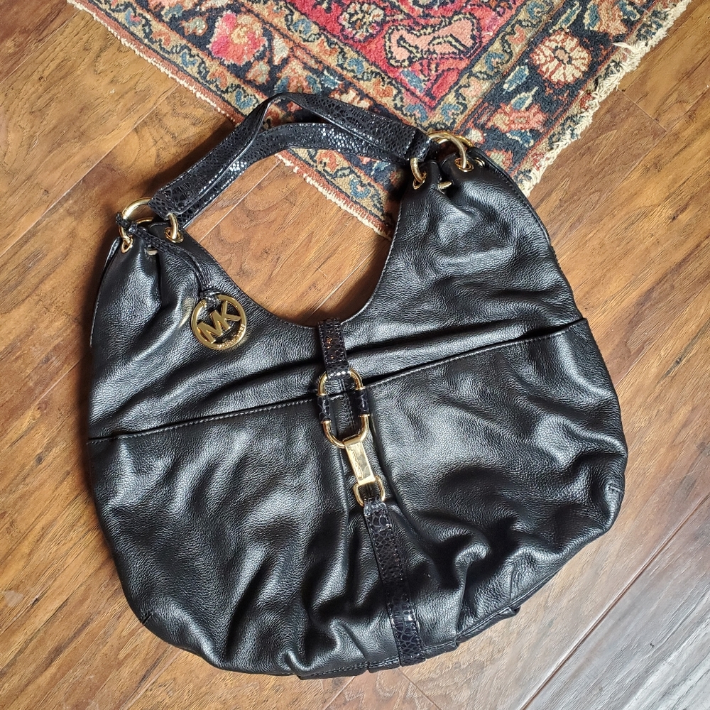 Large Michael Kors black leather bucket bag